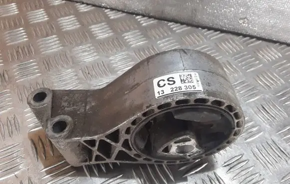 Opel Insignia A Engine mount bracket 13228305