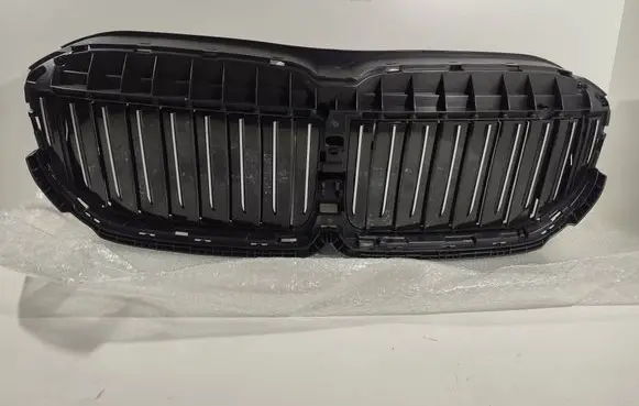 BMW 7 G11 G12 Front bumper upper radiator grill 51139465290 9465290