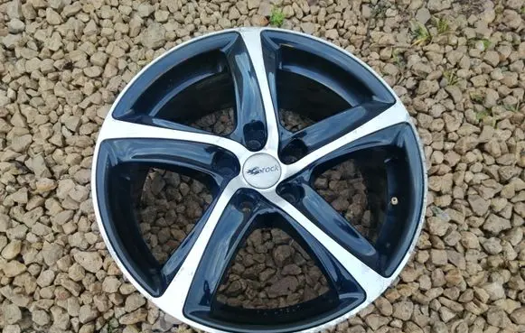 R18 alloy rim