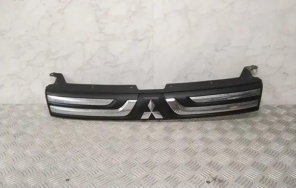 Mitsubishi Outlander Front grill 4B45X7405A743