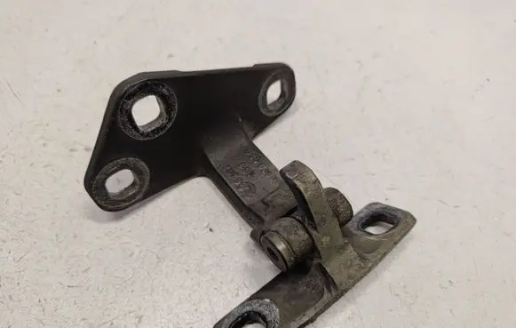 BMW X5 E53 Tailgate hinge 8402183 41627006120