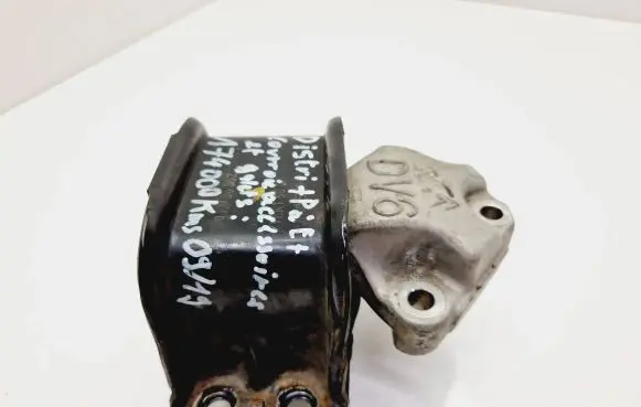 Citroen C4 II Engine mount bracket 9682026780