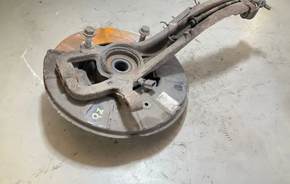 Audi Q7 4L Front wheel hub spindle knuckle 7L0407258A