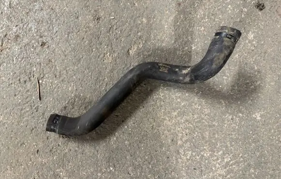 Intercooler hose/pipe