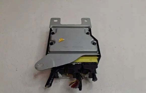 Nissan Qashqai J12 Bonnet Pedestrian Airbag Actuator 988206UA0C