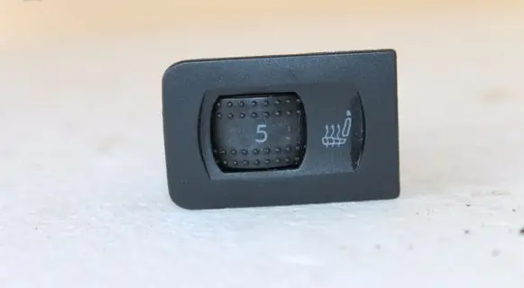 Volkswagen Golf IV Seat heating switch 1J0963563B
