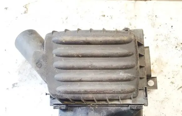Opel Tigra A Air filter box 90470240