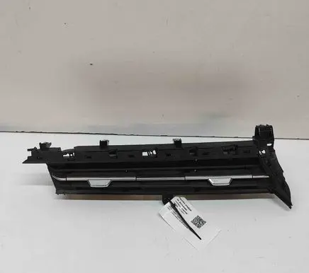 Audi Q4 Sportback e-tron Dashboard air vent grill cover trim 89C820951A
