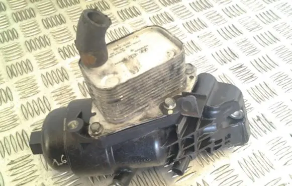 Oil filter mounting bracket