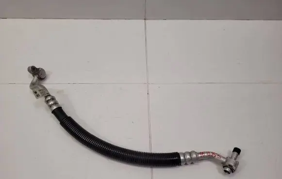 Jeep Grand Cherokee Air conditioning (A/C) pipe/hose 68161176AA