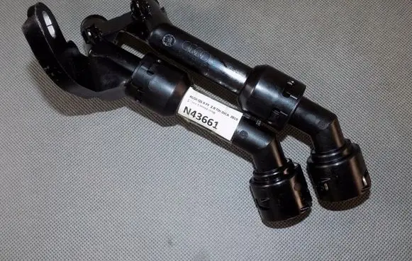 Audi Q5 SQ5 Engine coolant pipe/hose 04L122157P