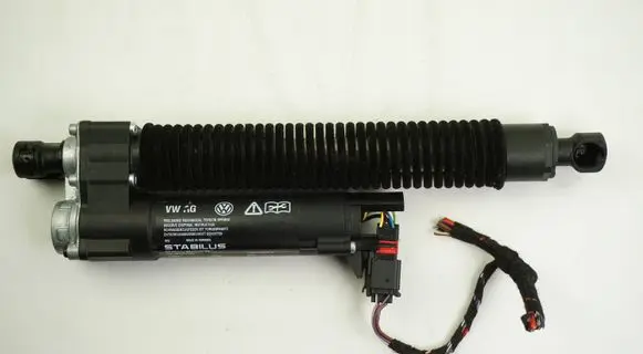 Volkswagen PASSAT B8 Tailgate/trunk/boot lift motor 3G5827851