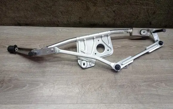 Volvo XC90 Front wiper linkage 