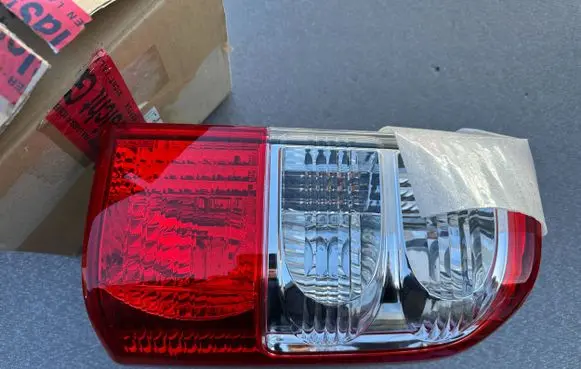 Nissan Patrol Y61 Rear/tail lights 26550VC30A