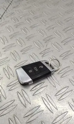 Volkswagen PASSAT B8 Ignition key/card 