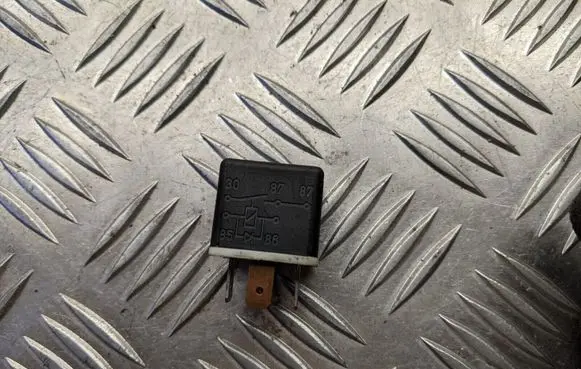 Volvo S70 V70 V70 XC Other relay 00351073