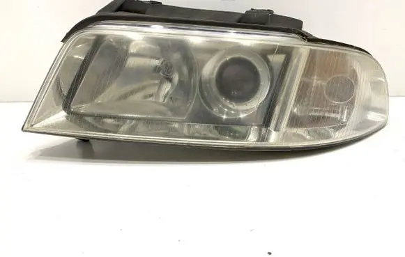 Audi A4 S4 B5 8D Headlight/headlamp 8D0941003AK