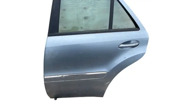 Mercedes-Benz ML W164 Rear door