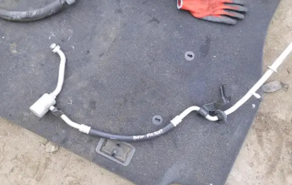 Infiniti FX Air conditioning (A/C) pipe/hose