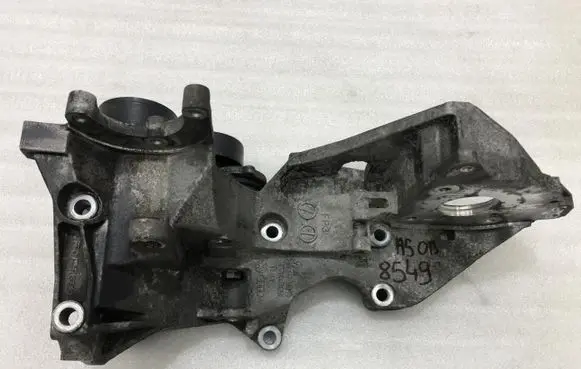 Audi A5 8T 8F Generator/alternator bracket 