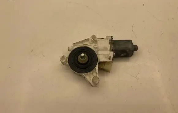 Mercedes-Benz ML W164 Front door window regulator motor A2518200742