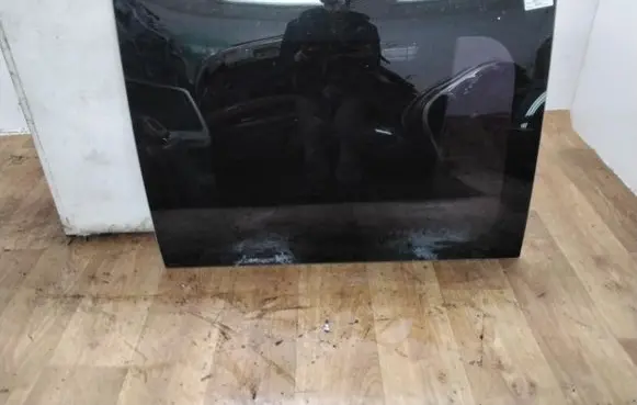 Nissan King Cab, Navara Rear windscreen/windshield window 