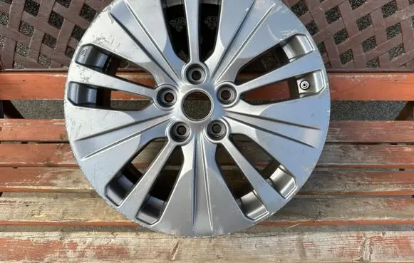 Suzuki SX4 S-Cross R17 alloy rim 