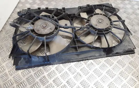 Toyota Corolla Verso E121 Radiator cooling fan shroud