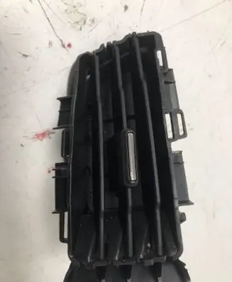 Ford Focus Dashboard side air vent grill/cover trim BM51018B09