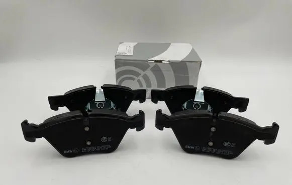 BMW 5 F10 F11 Brake pads (front) 8847064 90R02415540839 814669751445