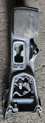 Nissan Navara D23 Center console brak