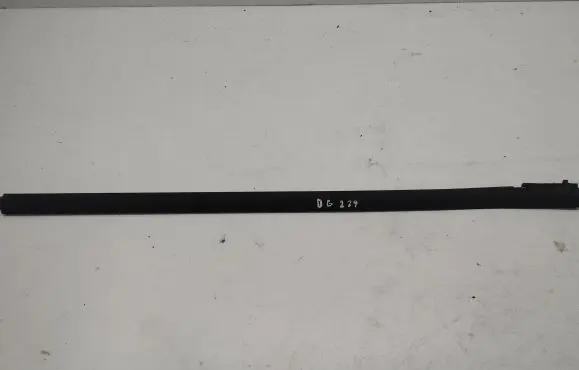 Ford C-MAX I Rear door glass trim molding