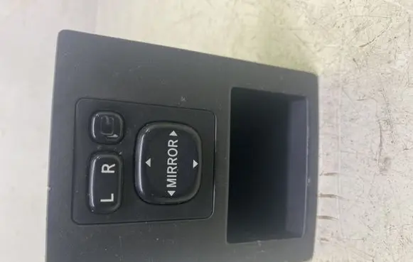 Toyota RAV 4 (XA30) Wing mirror switch 5892542020