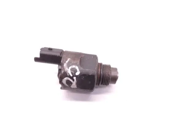 Volvo V50 Fuel pressure regulator D25