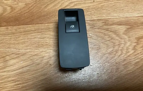 Opel Insignia A Electric window control switch 13301888 211410