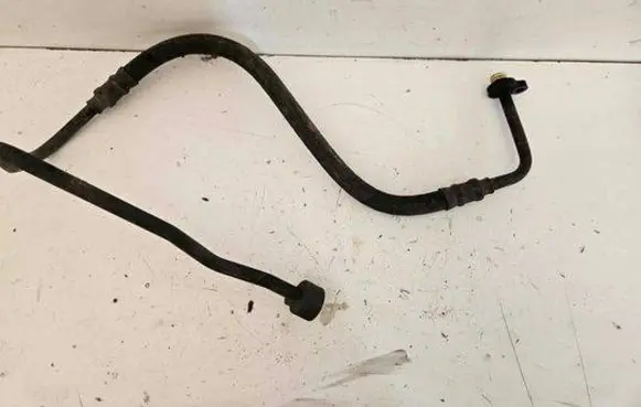 Coolant pipe/hose