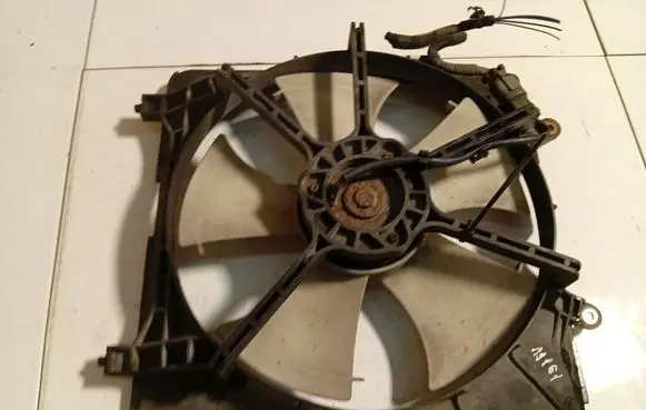 Honda Civic Radiator cooling fan shroud 