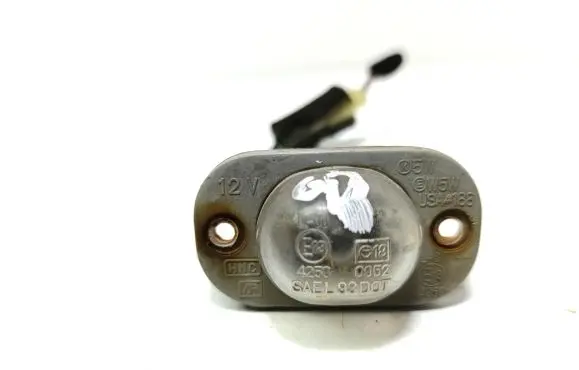 Hyundai Trajet Number plate light 42500052