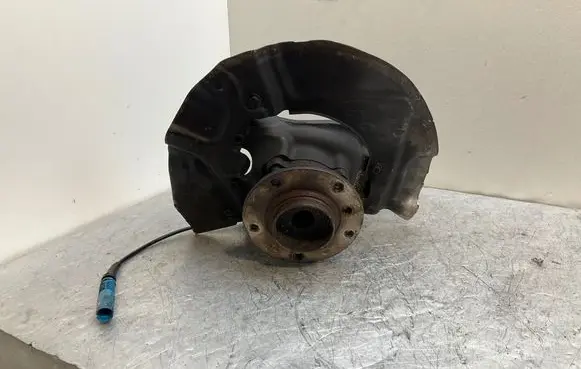 BMW 5 E60 E61 Front wheel hub 6760953