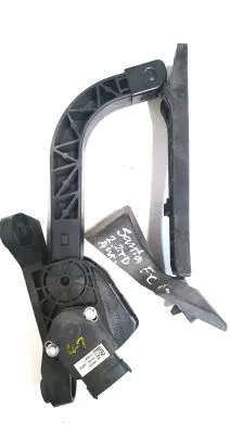Hyundai Santa Fe Accelerator throttle pedal 351904X700