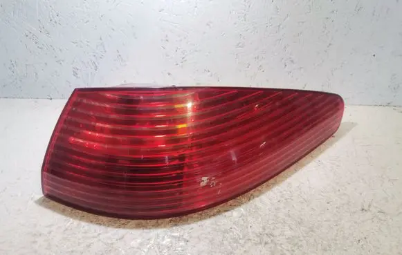Peugeot 607 Rear/tail lights