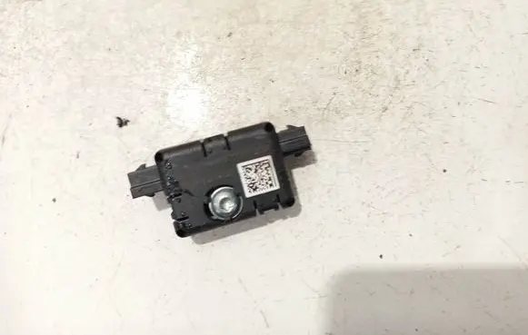 BMW X3 F25 Antenna control unit 6520683225604