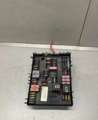 Volkswagen Golf V Fuse box set 1K0937124H 015345021