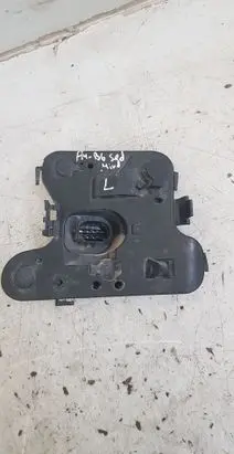 Audi A4 S4 B6 8E 8H Tail light bulb cover holder 153947