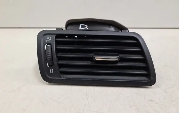 Volkswagen PASSAT B6 Dashboard side air vent grill/cover trim 3C1819702E 05704001