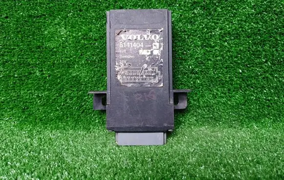 Volvo 850 Steering rack control module 8141404