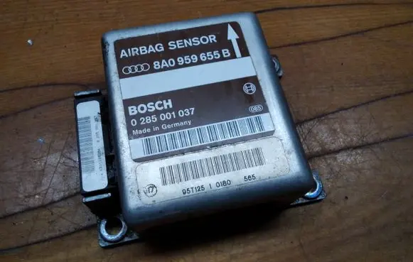Audi A4 S4 B6 8E 8H Airbag control unit/module 8A0959655B 0285001037
