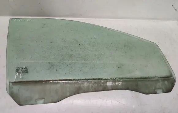 Ford Focus Front door window glass four-door