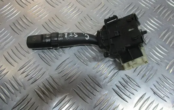 Toyota Avensis T250 Indicator stalk