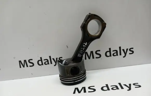Mercedes-Benz E W211 Piston with connecting rod A6110301017 A6460300117 A6460300917
